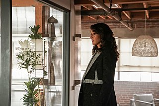 JBeals_INFO's tweet photo. 📸 #photo 
THE L WORD: GENERATION Q
201 - Late to the Party
(L-R): #JenniferBeals as #BettePorter and #GriffinDunne as #IsaacZakarian
Photo Credit: Liz Morris/SHOWTIME.
@jenniferbeals @SHO_TheLWord @Showtime @SHO_PR
#TheLWordGenerationQ #TLWGQ #TLWGenQ https://t.co/bB1ulu2Bia