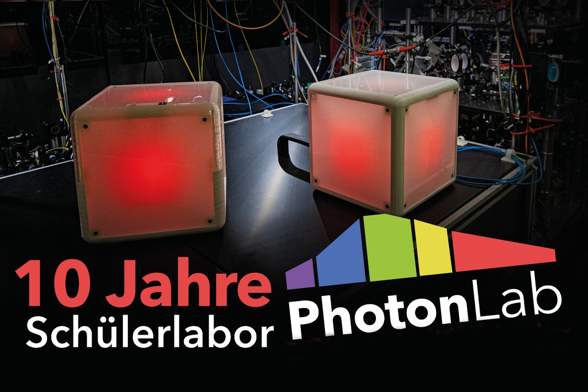 MPI_Quantum's tweet photo. Happy Birthday Photonlab! Diesen Freitag beginnt das Jubiläumsprogramm für 10 Jahre Schülerlabor am MPQ mit einer Lehrerfortbildung, nächste Woche folgen spannende Vorträge & Workshops für alle interessierten Quantenfreunde. Das Programm gibt es hier👇
https://t.co/EpYr6LxGIe https://t.co/0yEjmZuba5