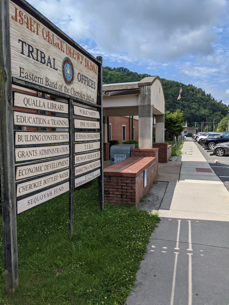 anthonyschow's tweet photo. Hello Qualla Boundary Library! Great meeting Adam Lambert Qualla's manager. @NationReading @SJSUiSchool @lisuncg  #rnw #lis674 https://t.co/nIwMtT0yyL