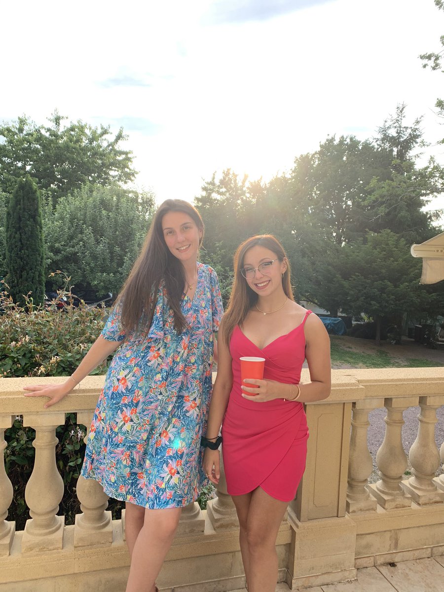 FancelluAnais's tweet photo. À nos 3 années ma poupée ❤️ @ferr_melanie https://t.co/ORlulAvRIT