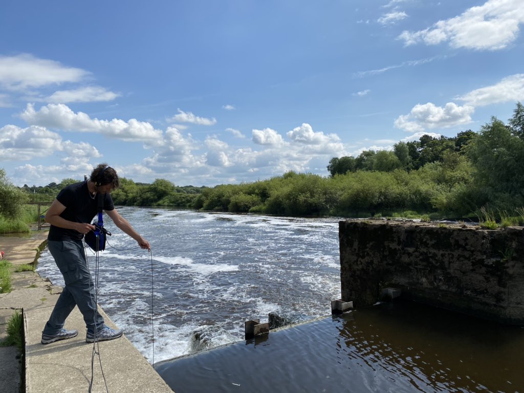 A happy afternoon visit to Naburn Lock on the Ouse. One of our ace breakfast crew Rob Winter is pictured recording with the hydrophone. Big shout for him and our #AYorkshireRiverJourney team <a href="/rfdenison/">Richard Denison</a> Susan Kenyon &amp; <a href="/TomParnellMcr/">Tom</a> <a href="/BBCRadio3/">BBC Radio 3</a>