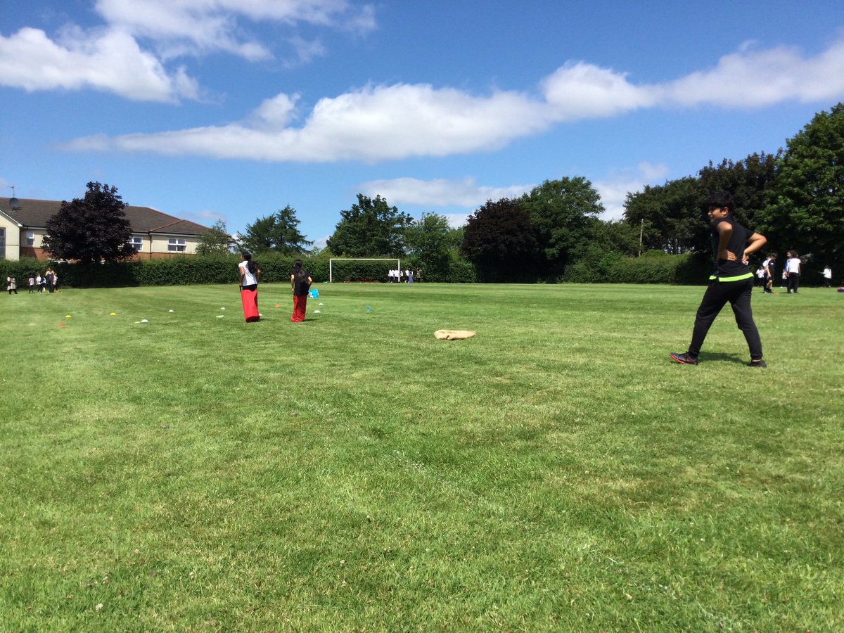 LydgateY6H's tweet photo. Y6 enjoying Sports day. The weather was 🤩 https://t.co/Sq7kMwQ4g4