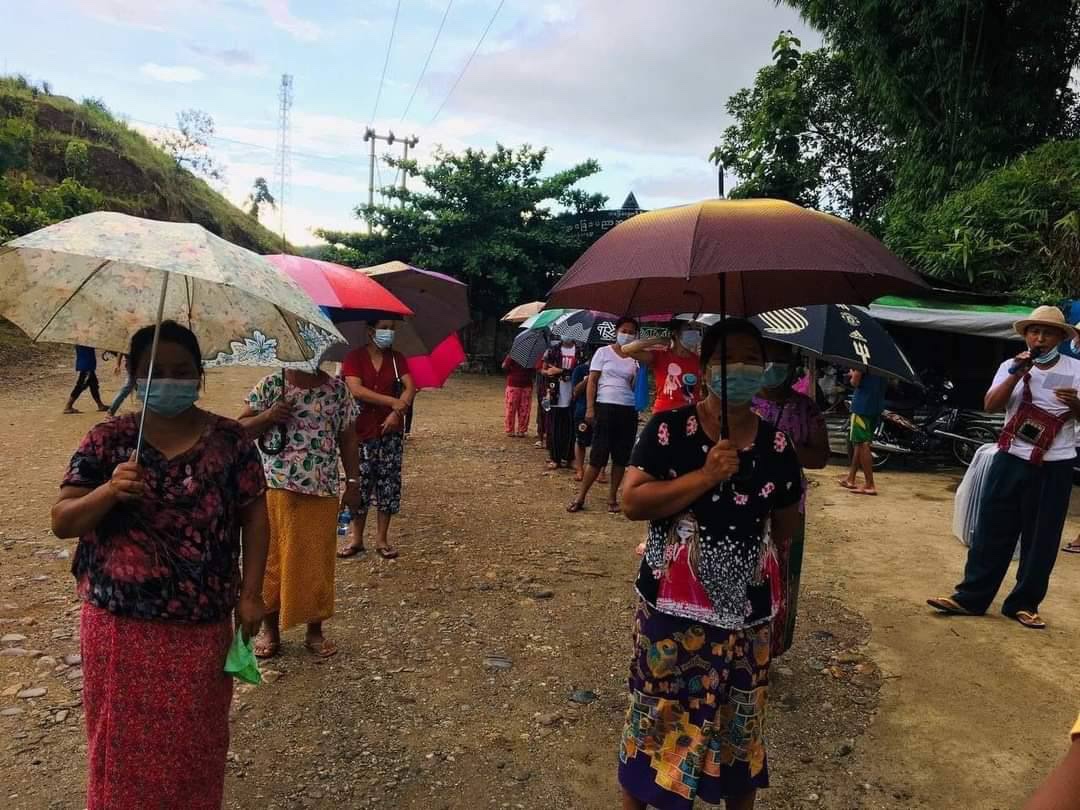 Residents from Hpakant, Kachin State staged multi ethnics protest against military dictatorship on July 14 evening. #MyanmarNeedsO2 #WhatsHappeningInMyanmar #July14Coup