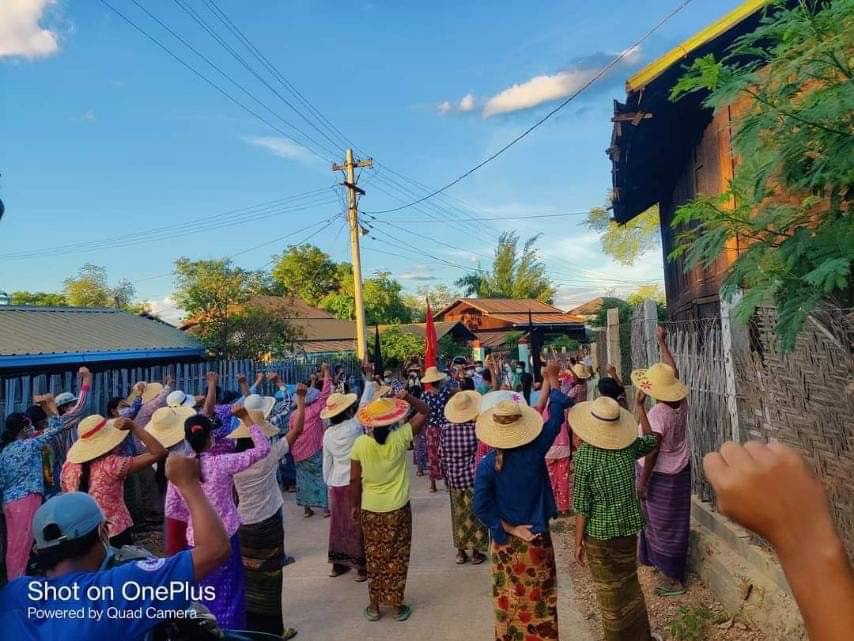 Sunset protest against inhuman dictatorship by residents from Phaungkar Village, LetPaDaungTaung Area, Salingyi Tsp. #MyanmarNeedsO2 #WhatsHappeningInMyanmar #July14Coup