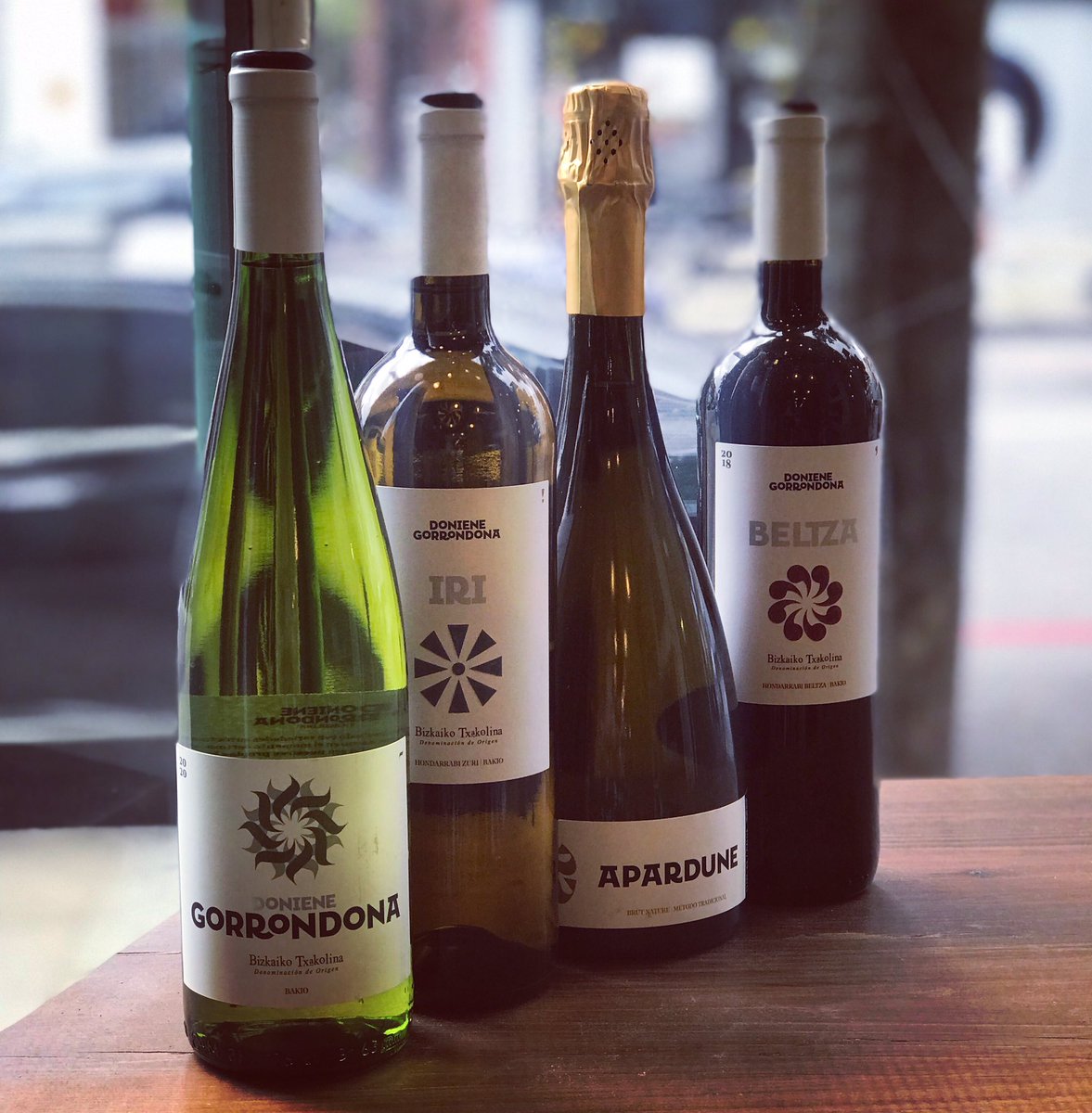 Treasures from the Bay of Biscay 🌊 💎 <a href="/DonieneG/">Doniene Gorrondona</a> The wines are a benchmark of quality for Txakoli - fresh, saline and precise 🍋 
.
.
#txakoli #hondarrabizuri #bayofbiscay #spain #spanishwine #wine #whitewine #redwine #sparklingwine #biodynamic #organic #viticulture #winemaking