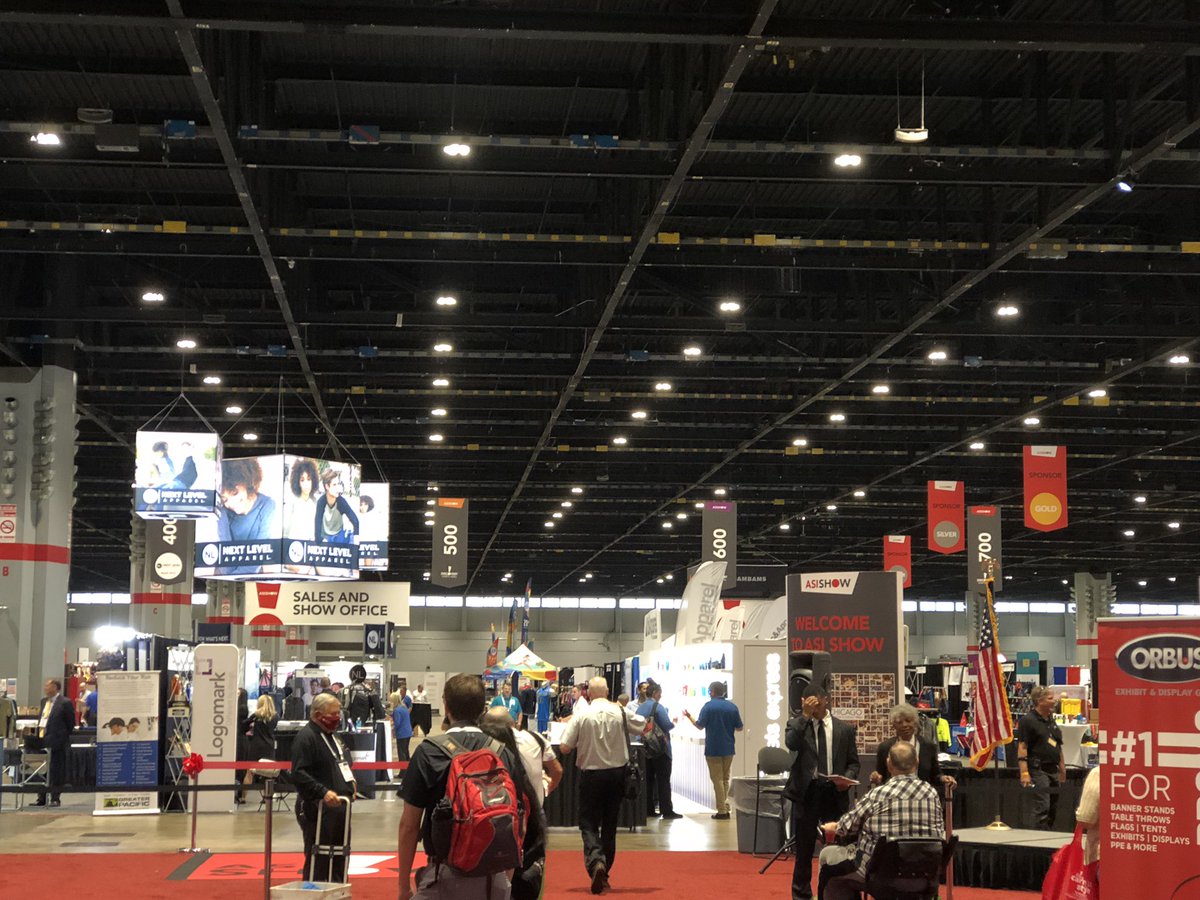 I feel like I’m going on a first date. I have trade show butterflies!! First trade show in two years! Let’s go! #ASIChicago #Chicago #mccormick #meetingsandevents #meetingprofs
