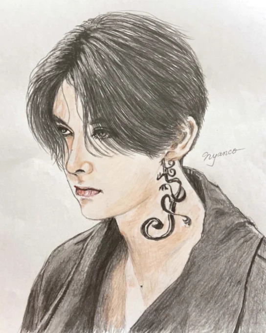 闇堕ちマイキーのビジュアルが解禁されたので
もう一枚描いてみました

妖艶な美しさの中におぞましさまで湛えてしまうとは…

吉沢マイキー畏るべし

#東京リベンジャーズ
#吉沢亮
#黒髪マイキー 