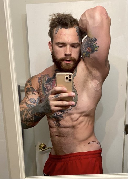 3 weeks left till Europa, I&rsquo;m weighing in at 212lbs❤️ https://t.co/E5zQcWCZzH<a href="/tag/mvsales"class="tags"><span>#mvsales</span></a><a href="/tag/mvboys"class="tags"><span>#mvboys</span></a>