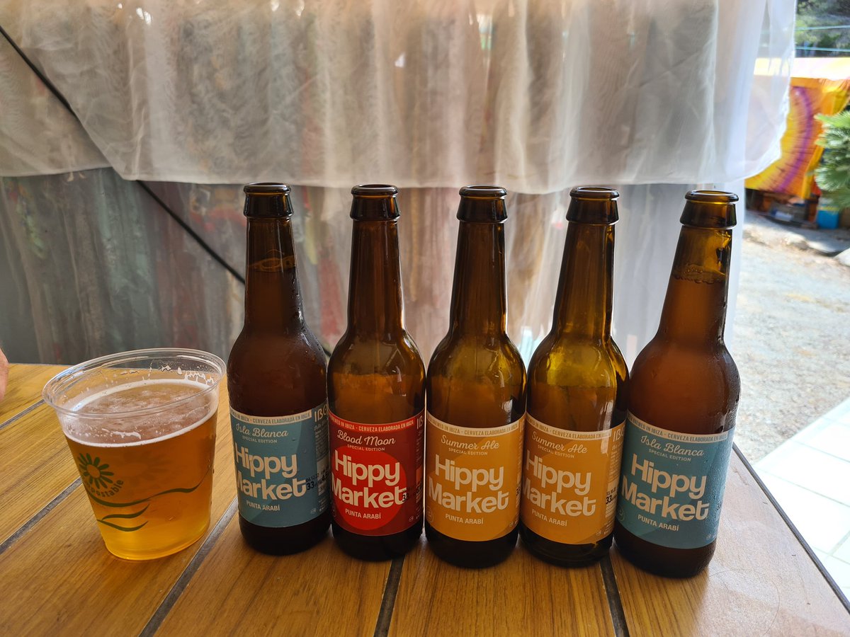 garyhotchkies's tweet photo. enjoying the beer at the Hippy Market #cervezasibosim https://t.co/M2r8fRQwwT