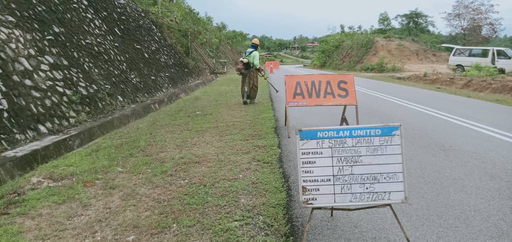 AHTNU_Area2's tweet image. Info 14.7.2021
T104 Jln Sg Serai-Gondang-Tertak Batu, Marang

R03
Team #Marang
kerja-kerja memotong rumput (pusingan Julai)

Rumput Rapi dan kemas

#ThisIsMarang
#TSRM
@JKRTerengganu
@JKRMarang