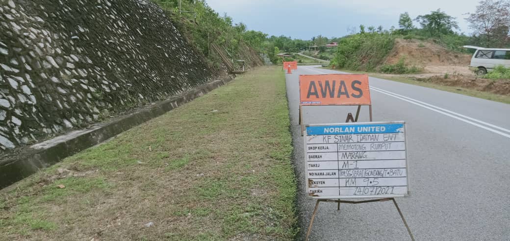 AHTNU_Area2's tweet image. Info 14.7.2021
T104 Jln Sg Serai-Gondang-Tertak Batu, Marang

R03
Team #Marang
kerja-kerja memotong rumput (pusingan Julai)

Rumput Rapi dan kemas

#ThisIsMarang
#TSRM
@JKRTerengganu
@JKRMarang