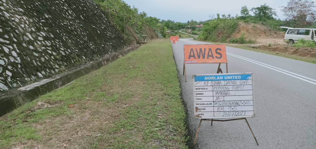 AHTNU_Area2's tweet image. Info 14.7.2021
T104 Jln Sg Serai-Gondang-Tertak Batu, Marang

R03
Team #Marang
kerja-kerja memotong rumput (pusingan Julai)

Rumput Rapi dan kemas

#ThisIsMarang
#TSRM
@JKRTerengganu
@JKRMarang