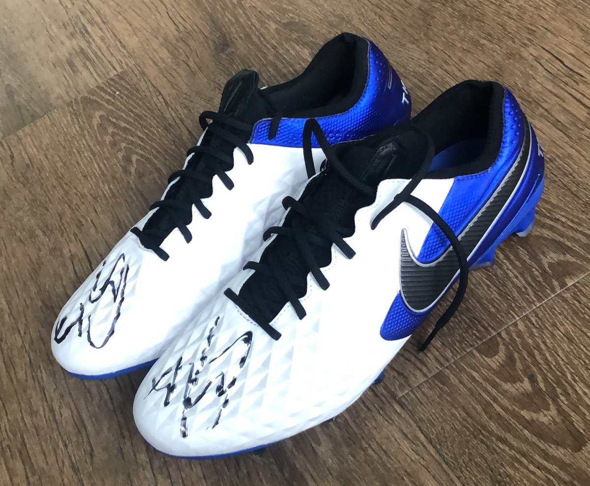 JeromeBoateng's tweet image. RT if you want to win signed Tiempos 😜