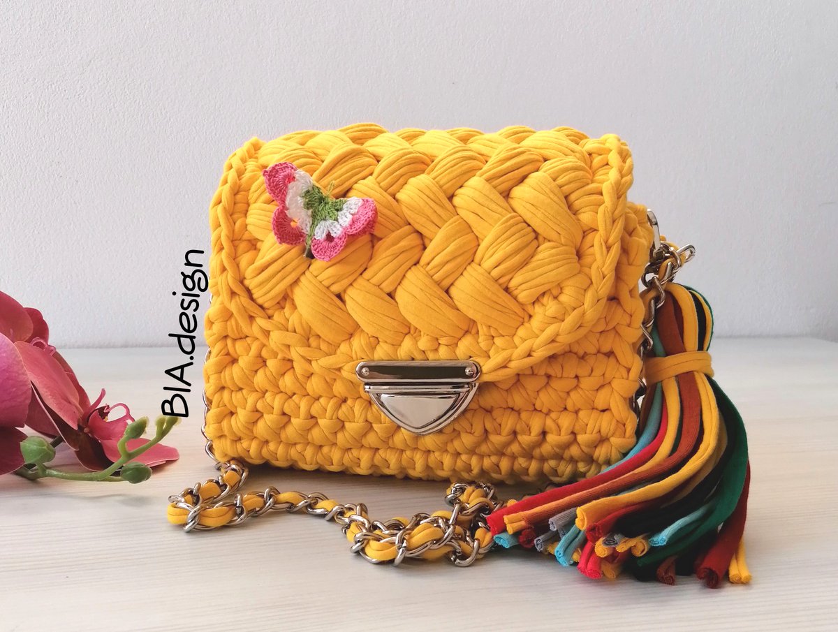 BIAdesign3's tweet photo. #Magia galbenului 💛☀️👒
#handmade #bags #crochet #genți #personalizate #unicat https://t.co/GI2n3kyyzO