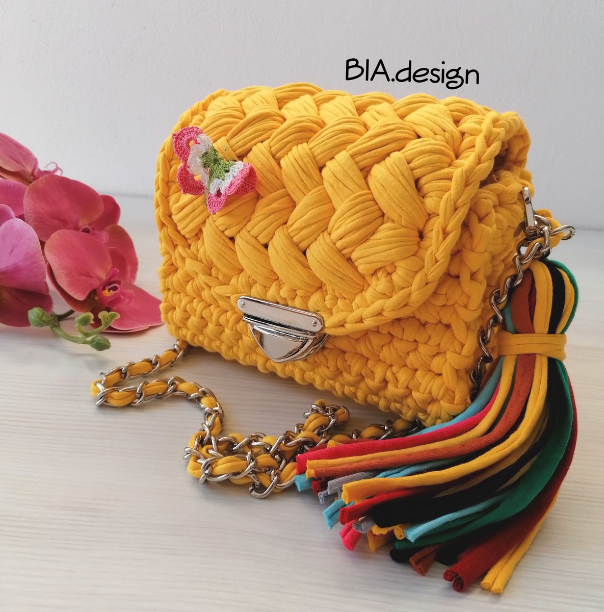 BIAdesign3's tweet photo. #Magia galbenului 💛☀️👒
#handmade #bags #crochet #genți #personalizate #unicat https://t.co/GI2n3kyyzO