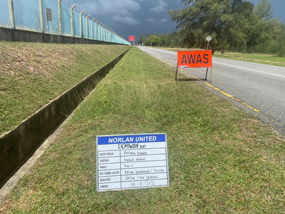 AHTNU_Area2's tweet image. Info 14.7.2021
T71 Jln Tlk Ketapang-Tlga Batin-Tok Jembal

R03
Team #KualaNerus
Kerja-kerja memotong rumput (pusingan Julai)

Rumput Rapi dan Kemas

#ThisIsKualaNerus
#TSRM
@JKRTerengganu
@jkrktganu