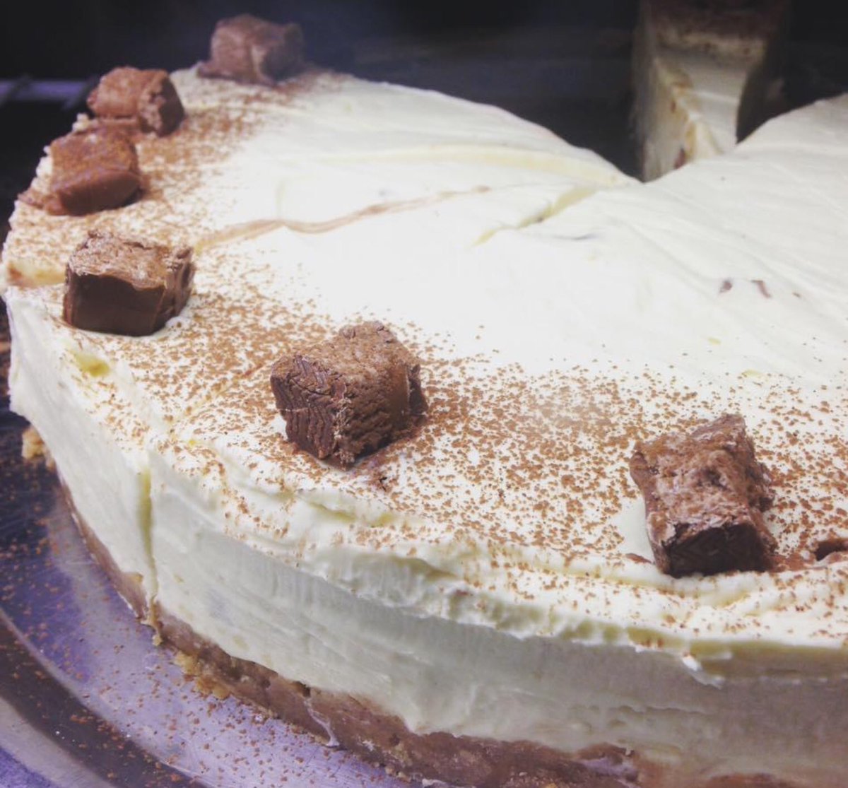 peerieshopcafe's tweet photo. Mars bar cheesecake on the menu today #madebyus #shetland https://t.co/XCjzeemAyH
