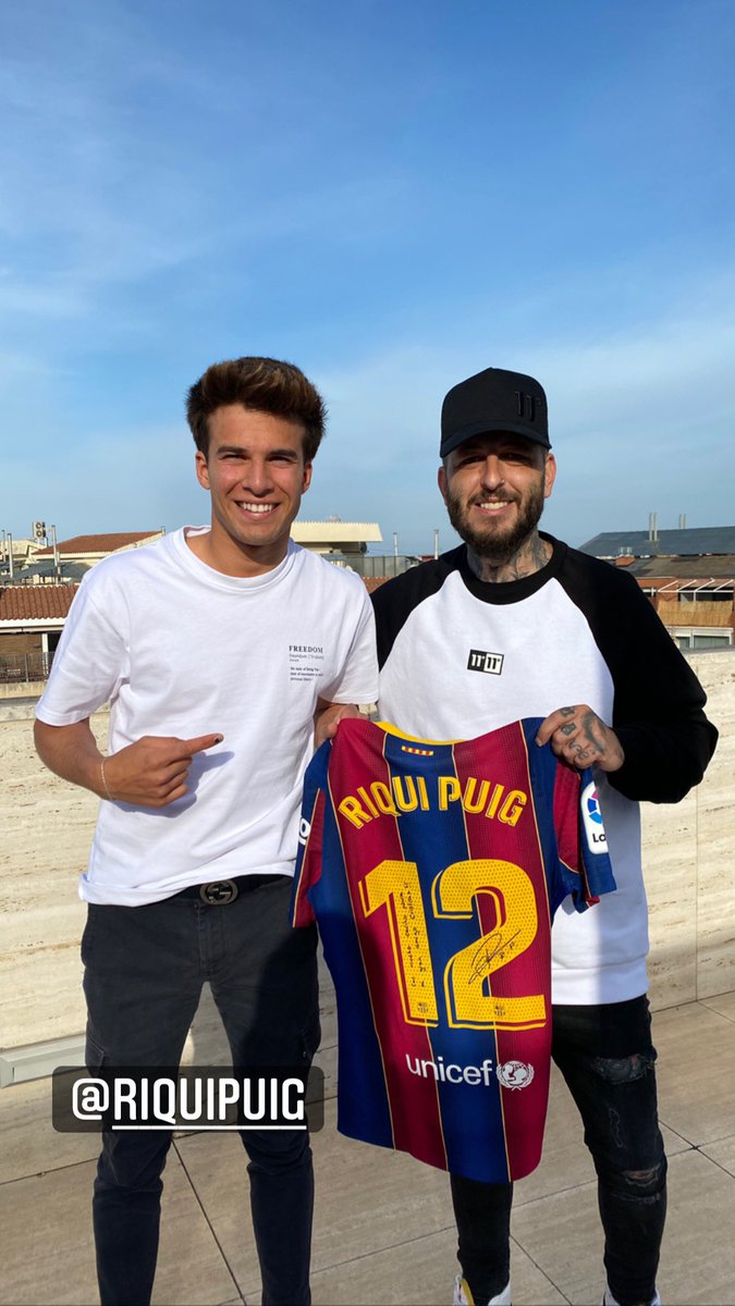 ChristianMaez's tweet photo. Corte de pelo al crack @RiquiPuig gracias por tu confianza 
#barber #futbol #FCBarcelona #peluquerobarça #famosos https://t.co/GSbkWOUkkY