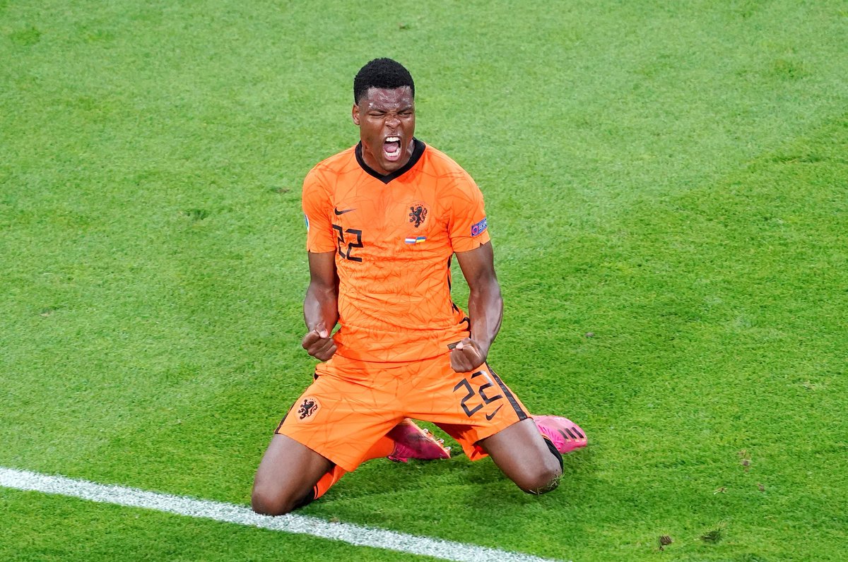 PSV chief John de Jong has admitted the chances of Denzel Dumfries leaving the club are 'very high'.