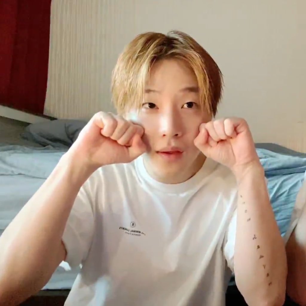 KJHSLOOK's tweet photo. a cutie 🥺

#JINHWAN #김진환 @ikon_gnani_____ #iKON #아이콘 @YG_iKONIC https://t.co/l8nC94l3an
