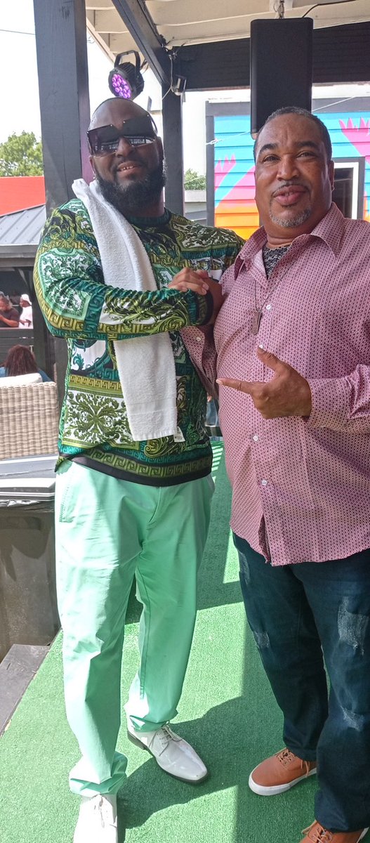 KentOsbourne's tweet image. Carlton McConnell &amp;amp; I @ the Backyard BBQ &amp;amp; Grill Saturday morning 7/10/21 after my performance in Nashville, Tn.
#Prisontopower
#HedidnthavetodoitbutHedid
#SaveOurYouth
kentosbourne.com