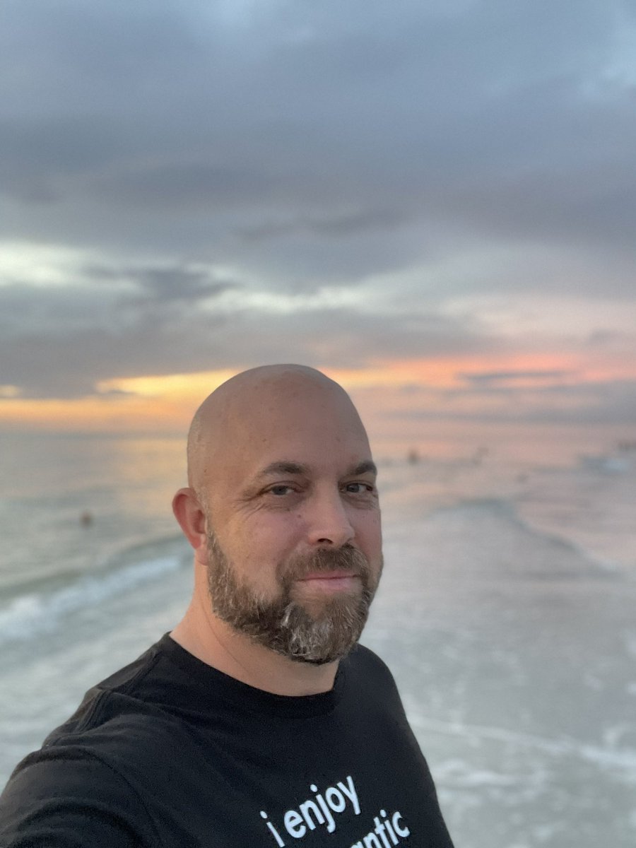 eroetter's tweet photo. What lies behind us and what lies ahead of us are tiny matters compared to what lies within us. Have a Wonderful Wednesday!! #positivevibes #travel #wednesday #humpday #withinus #washyourhands https://t.co/pjyOaIhR21