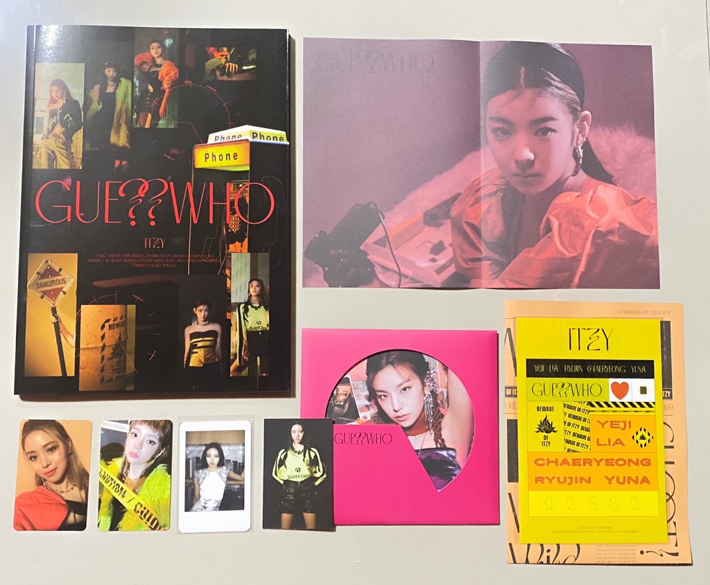 itzrjs's tweet photo. my sealed guess who album finally arrived!! thank you @wheebuy for this and the cute freebies!! i love my pulls🥺🤍 #wheebought https://t.co/bAdGkdxpXB