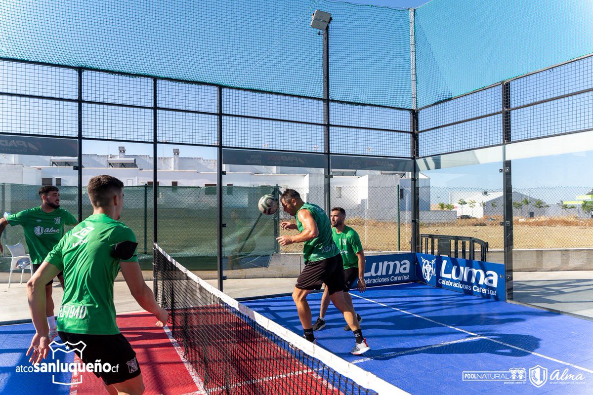 🤩⚽️ Hoy se ha realizado un torneo de padbol en las instalaciones de <a href="/AlmaSportCenter/">ALMA SPORT CENTER</a>.

😅 Hasta aquí todo normal. 👇🏽👇🏽