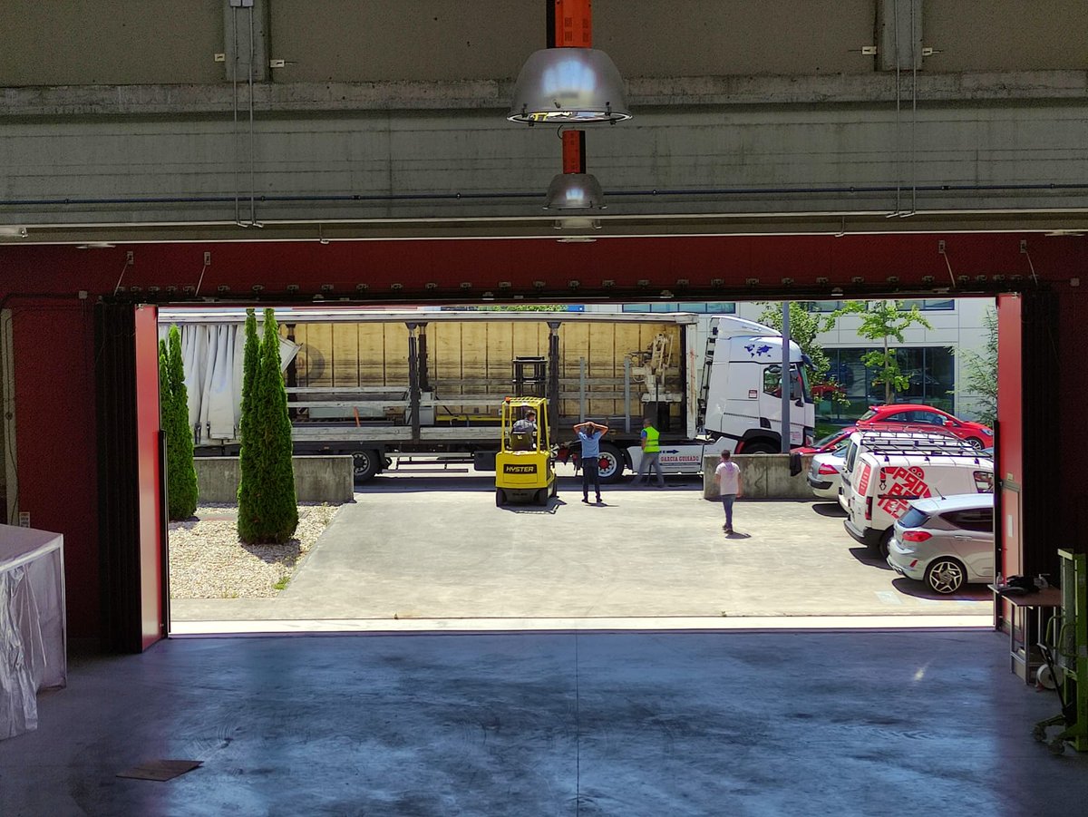 ProbotecPI's tweet image. Acabamos de recibir en nuestras instalaciones los elementos para un nuevo proyecto que seguro que os va a gustar.
¿Os gustaría saber que es? Pues tendréis que esperar a que pase por las manos expertas de nuestro equipo 
#llaveenmano #ingenieríaindustrial