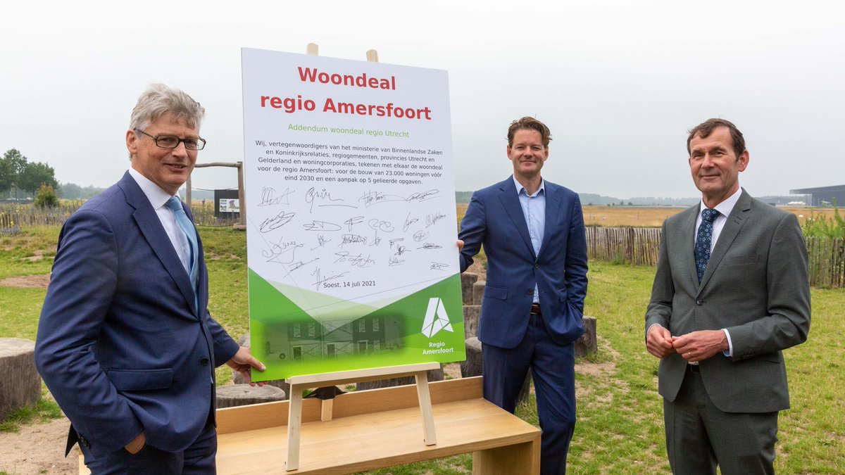 Dure woningmarktregio Amersfoort zet vaart achter woningbouw: 23.000 woningen erbij vóór 2030. Met deze woondeal kunnen we nog intensiever met het Rijk optrekken. Lees het bericht: bit.ly/3hAwbFo