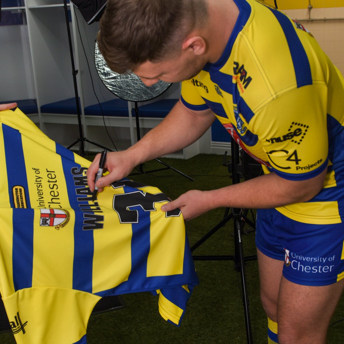 WarringtonRLFC's tweet image. 👕 𝗖𝗢𝗠𝗣𝗘𝗧𝗜𝗧𝗜𝗢𝗡 👕

✍️ Win a signed George Williams 2021 home shirt!

✅ To enter simply like and retweet this post before 5pm this Friday

🤞 Good luck!