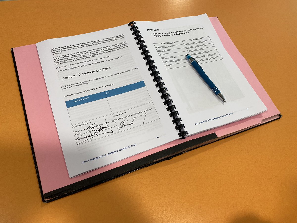 C_MorinDesailly's tweet photo. A l’invitation d’@OBureaux presudent de @TerroirdeCaux , j’ai eu le plaisir d’assister cette semaine à la signature du #CRTE, le Contrat de relance et de transition écologique, entre @Prefet76 et la communauté de communes, en présence de nombreux élus . https://t.co/x0pMVkkcCs