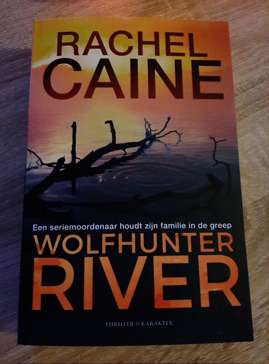 Beginning to read in this book (book3)! Book 1&amp;2 didn't disappoint me 😍
#books 
#booklove 
#bookaddict 
#bookaholic 
#thriller