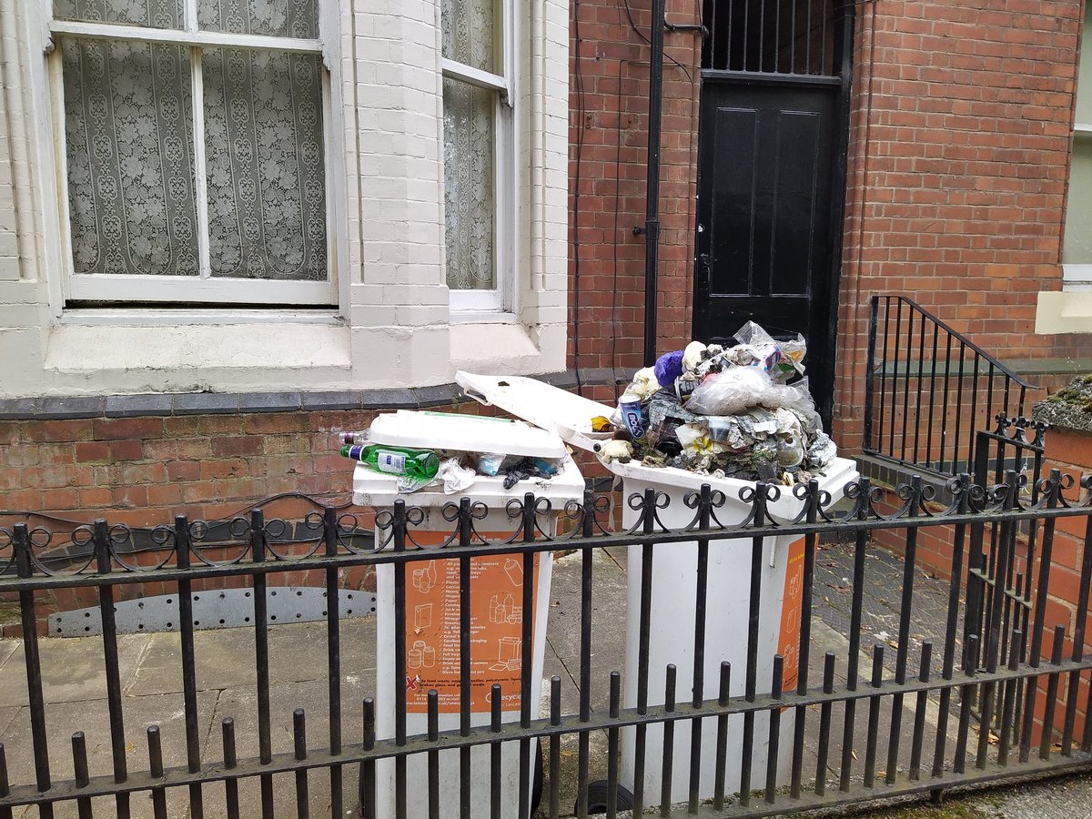 A reminder to our customers on St Peters Road #nhood29 @hameed_miah white bins are for recycle waste and black bins for 🏠 food waste etc #savetheplanet. We are arranging for our estates team to clear the contaminated recycle bins. #teampurple @pa_housing