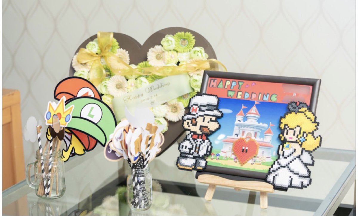 2年前の今日は私たちの結婚式でした💍 式は夫が私の好きにして良いよ、とのことで、できるだけマリオを取り入れようと頑張ったのでご紹介😊(その①)  ウェルカムボードは姉が作ってくれて、 アイロンビーズのマリオとピーチがかわいくて最高です🥰 マリオの帽子やヒゲの ..., image size:1200x724