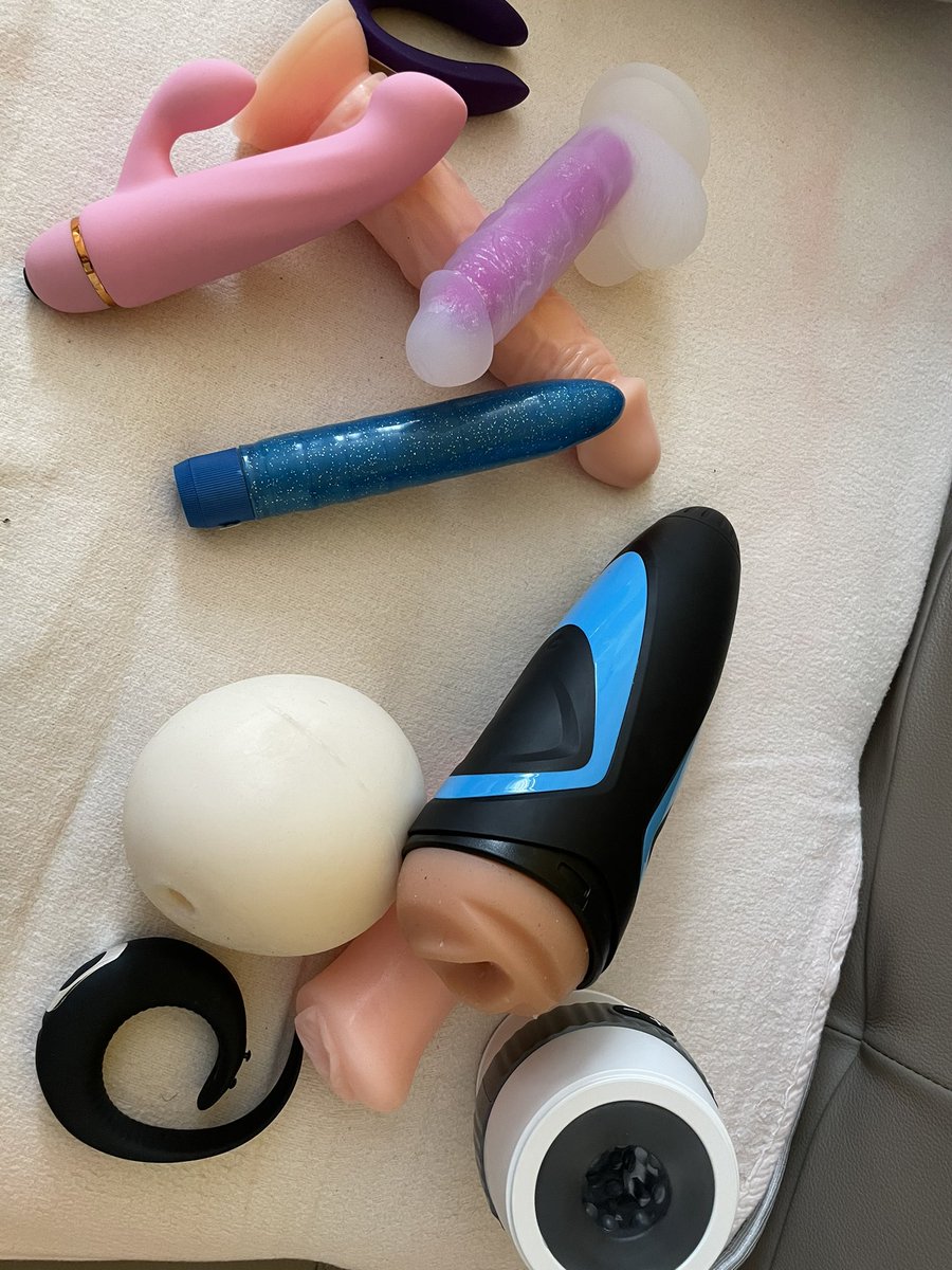 sexygabi28's tweet photo. Wer hätte den gern was von meinem Spielzeug?
Gerne auch mit Video bei guten Angebot 💦💦💋💋❤️😜😘
#sextoys #sex #verkauf #heissebilder #heissesmädchen #milf #woman #geilesau #immerfeucht https://t.co/5Kwz6QhBZ2