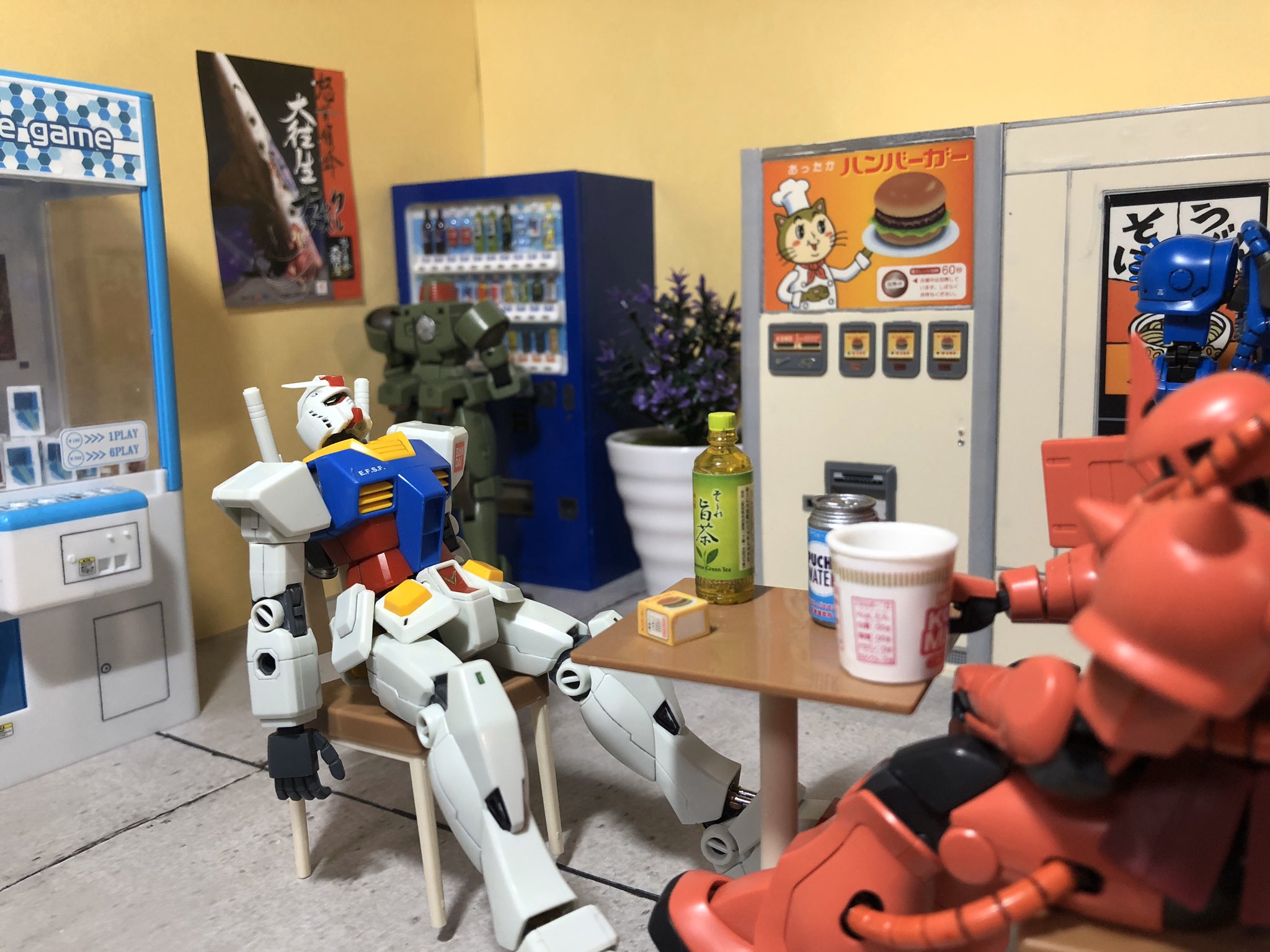 石澤ぐり ガンプラ 本日のガンダムさん 24時間営業ゲームセンター夜中3時頃のテンション ガンダムさん どっかいく ザクさん ん どうしよ ガンダムさん ファミレス カラオケ ザクさん ん T Co Kcuqf51glg Twitter