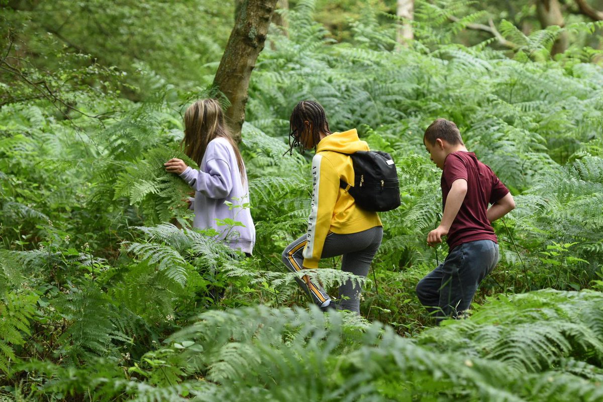 Year 8 are just enjoying their lunch at bushcraft after a great morning of activities! Some happy faces here!! 😁😀🙌🏼 Not long until we have to leave though now 😢 #year8bushcraft <a href="/TPS_Hitchin/">The Priory School</a> #year8ontour