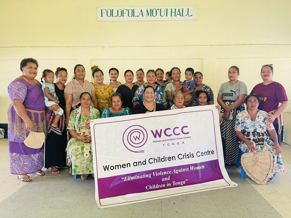 This is what we call FOFOLA E FALA KAE FAI HA TALATALANOA (roll out the mat so we can talk) #MeaningfulConversations about VAWG with the women of Niua Toputapu #WCCCUloaApproach @PacificPartnership