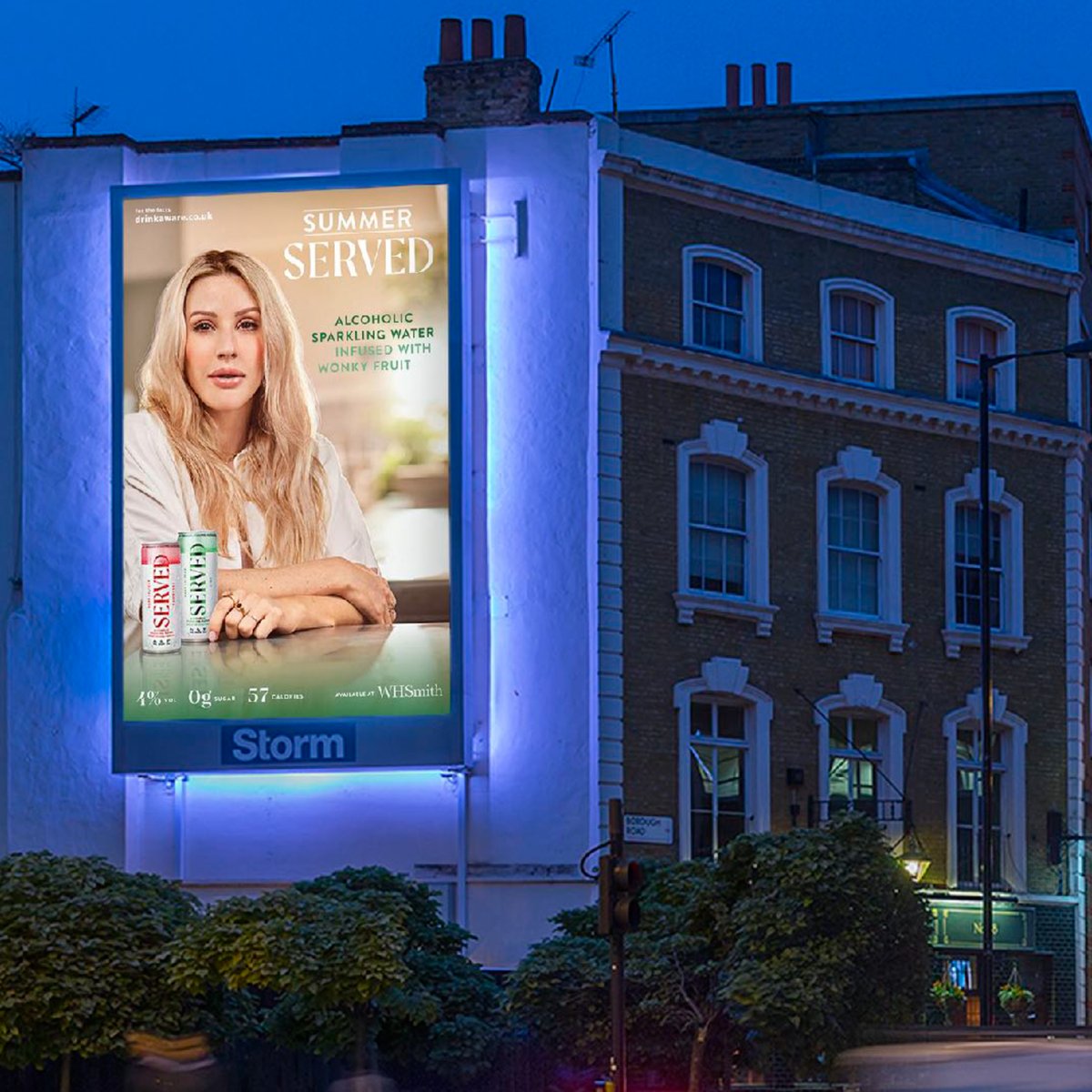 ServedDrinksUK's tweet photo. We see you @EllieGoulding!
You may have noticed our billboards popping up across the country 🙌
If you spot one, snap it, share it and send us a DM, and we’ll send you a taster pack of Served. 18+ only.
#SummerServed #HardSeltzer #WonkyFruit https://t.co/8XsXwwu7ek