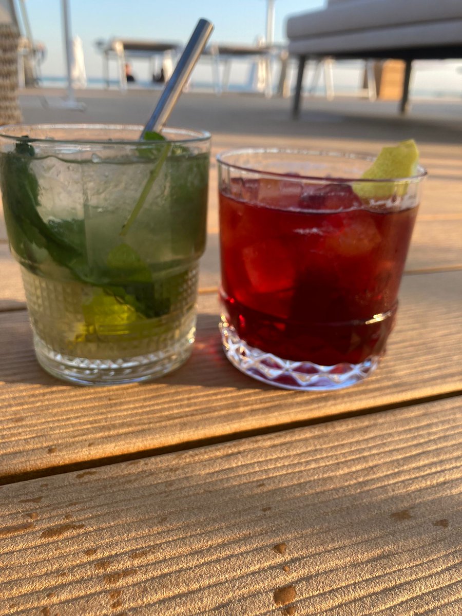 FRIULARREDI's tweet image. Oggi brindiamo alle gioie della vita. Auguri Sposi