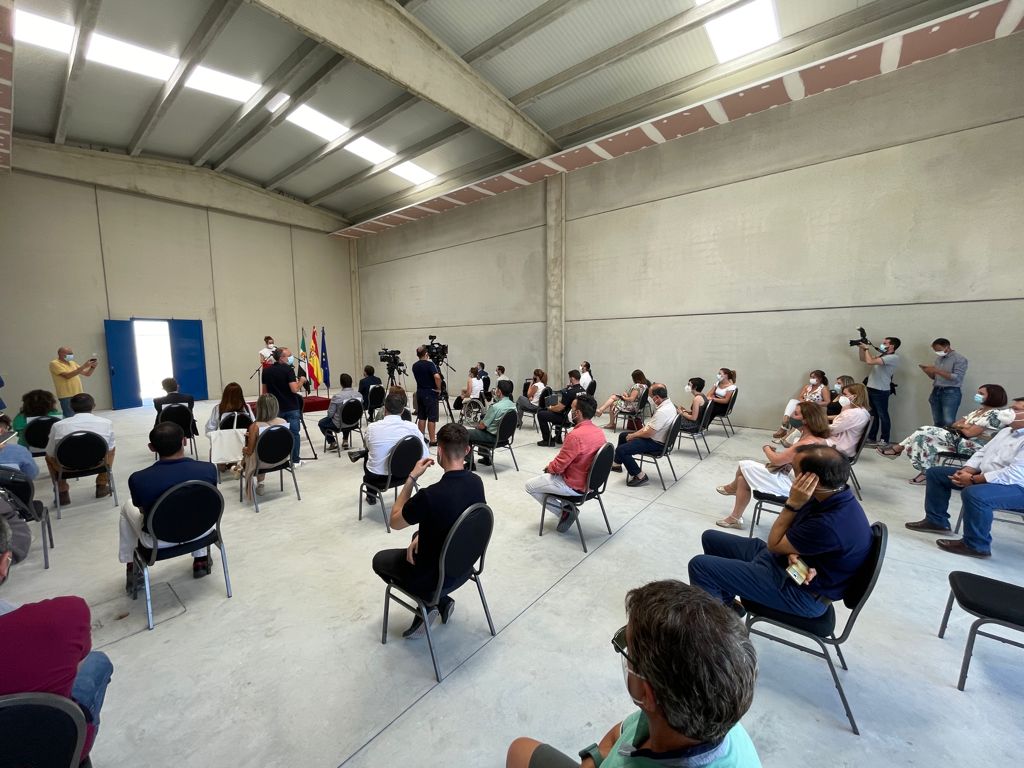 e_avante's tweet photo. 🔘 Inauguración del nuevo parque industrial de Jerez de los Caballeros, promovido por #FEISA https://t.co/YbfTcI9TnD