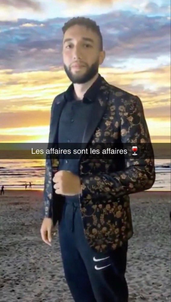 giudix1's tweet photo. Moi quand je vais vendre mon premier pas sanitaire sur Snap: https://t.co/0rbHhOEaaX