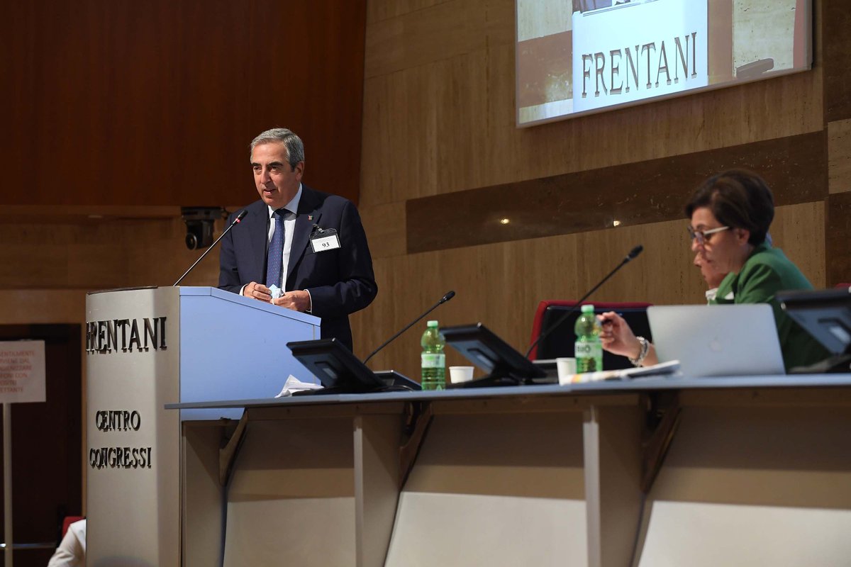 "LA #DEMOCRAZIA È PARTECIPAZIONE,
MA NON ESAGERIAMO"

Cita #Gaber <a href="/gasparripdl/">Maurizio Gasparri</a> nel suo intervento agli #StatiGenerali dei sindacati #militari, oggi, a #Roma.
"L'eccesso di frammentazione indebolisce la rappresentanza.
Il vero obiettivo deve essere la #previdenza integrativa"