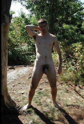 Erickdog12's tweet photo. It's A Great Day to be NAKED! 🌞🌴🐿️🌳🌰 https://t.co/QfFBPkzhhy