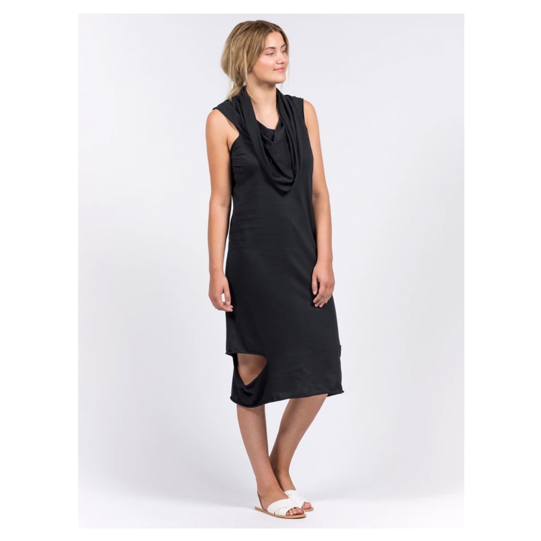 KapadeShop's tweet photo. Multi-functional long dress, which can be switched to crop top, switch between front and back, top and bottom by Elementum

@kapadeshop #multifunctional #minimalist #functionality #style #longdress #shoponline #kapadeshop.com https://t.co/41tIylC8N3