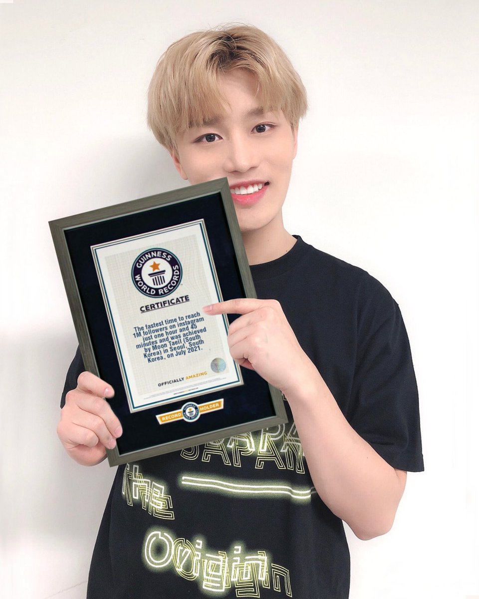 LMAO THIS PIC EXIST????? LOOK AT HIM 😞😞😞😞😞😞😞😞😞😞😞🤲🤲🤲🤲🤲🤲🤲🤲🤲🤲🤲🤲🤲❤❤❤❤❤