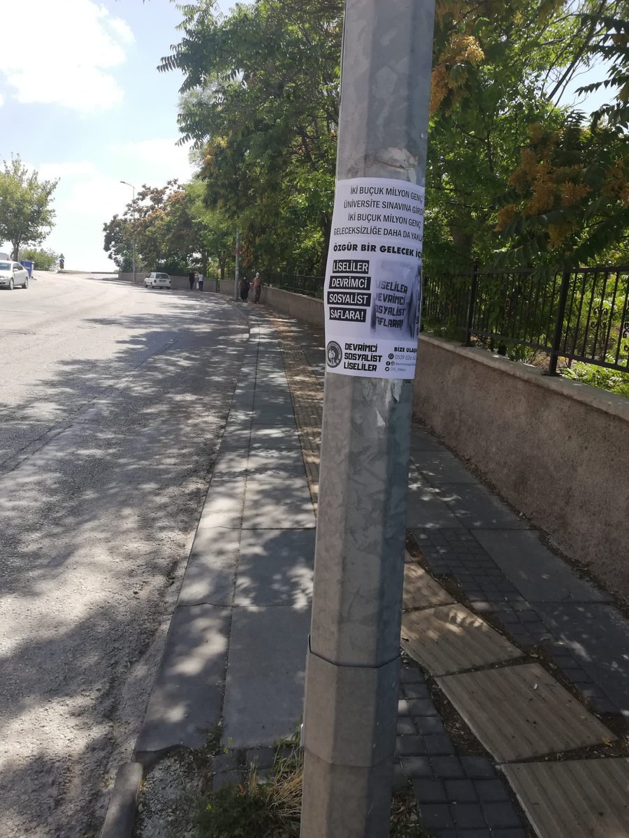 DSL_Medya's tweet photo. 📌Ankara afiş çalışmalarımız📌

ÖZGÜR BİR GELECEK İÇİN!
LİSELİLER
DEVRİMCİ 
SOSYALİST 
SAFLARA https://t.co/N9WTJwO2Pw