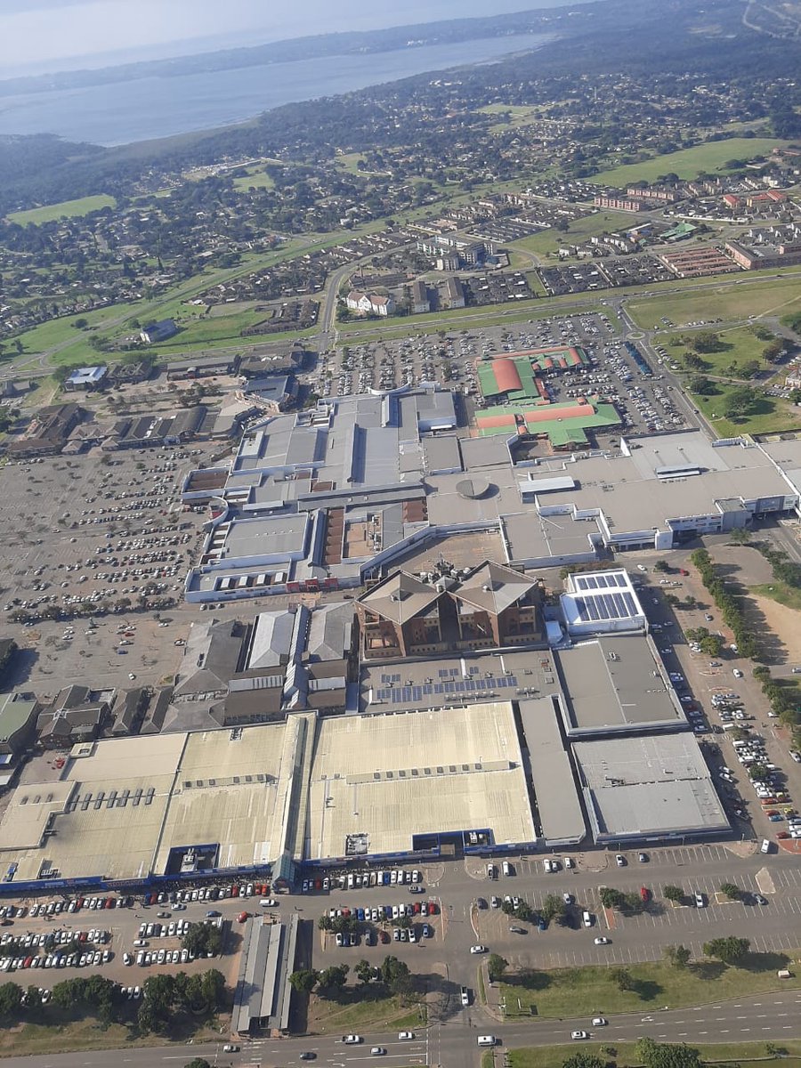 eri_abrahams's tweet photo. An aerial view of  residents flocking to the Empangeni CBD on Wednesday morning to purchase groceries @ZOPublications #UniteSouthAfrica https://t.co/WXbUOZwbR9