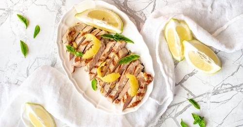 Se hai voglia di carne ma con un gusto estivo, fresco e leggero, prova la #tagliatadivitello con burro e scorzetta di limone di <a href="/Tery_PeP/">Teresa Balzano</a>
P.S. Non ne potrai più fare a meno 😉👇
sfizioso.it/ricetta/taglia…